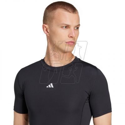 4. Adidas Techfit Short Sleeve Tee M JP4674