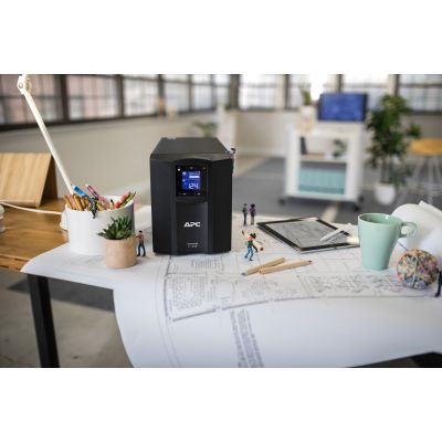 3. APC Smart-UPS C 1500VA LCD 230V with SmartConnect