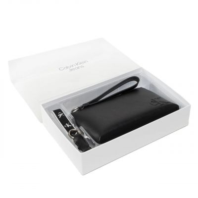 11. Calvin Klein Jeans K60K610146 cosmetic bag