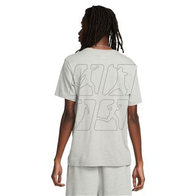 2. Nike Sportswear T-shirt M DZ2989-063