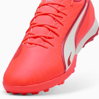 4. Puma King Match TT M 108313-01 football boots