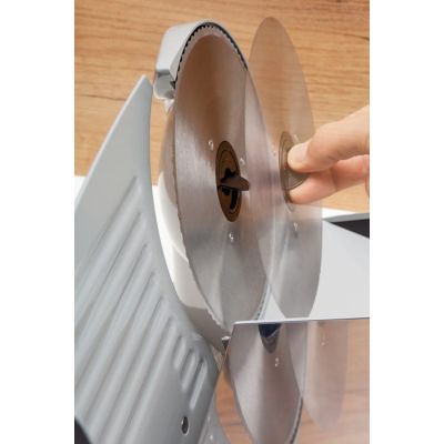 4. ELDOM SNIP SLICER, METAL, 2 KNIVES, 150 W POWER