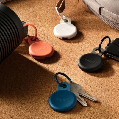 3. Chipolo LOOP Locator Set 4 pcs. Charcoal Chalk, Navy, Coral