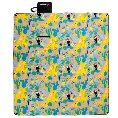 8. Meteor 77113 picnic blanket