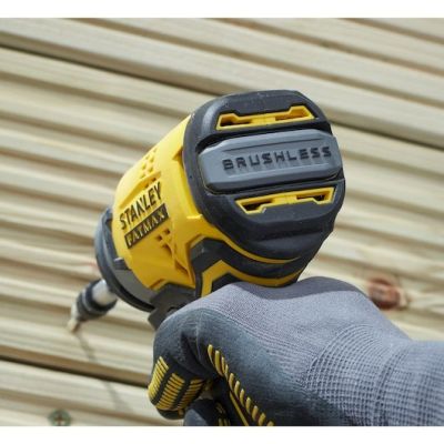 4. Stanley SFMCF810D2K-QW Powered Screwdriver/Impact Driver 2800 RPM Black, Yellow