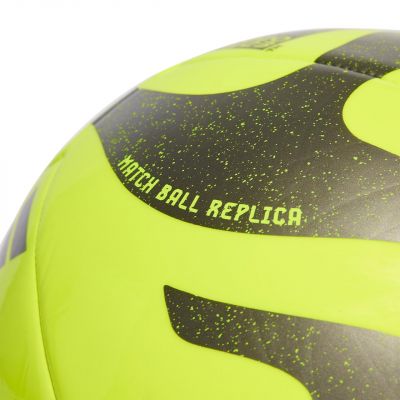 3. Adidas Oceanz Club Ball HZ6932