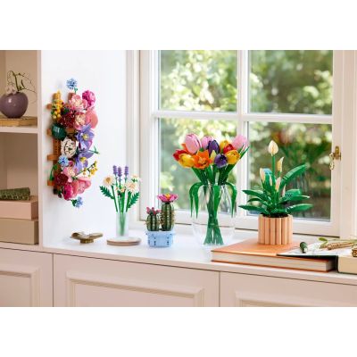 10. LEGO Botanical 11501 Tulip Bouquet