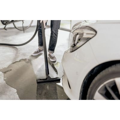 2. Kärcher WD 3 V-17/6/20 Car Vacuum Cleaner