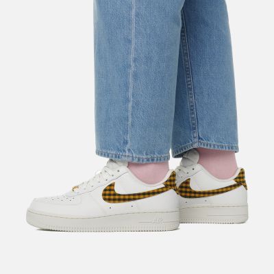 7. NIKE WMNS AIR FORCE 1 '07 ESS TREND (DZ2784-102)