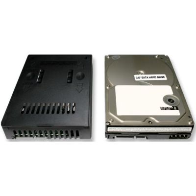 8. IcyDock adapter 2.5" -> 3.5" SATAI-III SSD&HDD 7-9.5mm