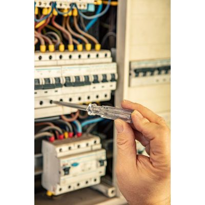 6. 1000V pliers and screwdriver set, 7 pcs.