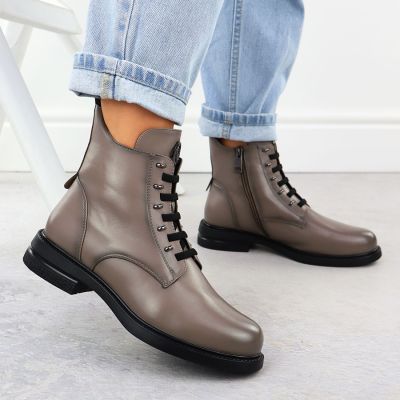 7. Vinceza 26-58578 women's taupe ankle boots