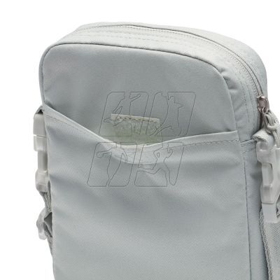 7. Nike Elemental Premium bag DN2557-034