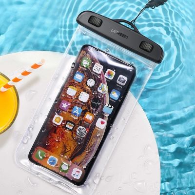 8. Ugreen LP186 60959 case waterproof IPX8 for 4-6.5" smartphone - black and transparent