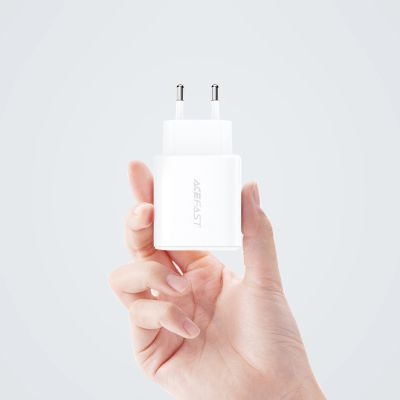 13. Acefast wall charger USB Type C / USB 20W, PPS, PD, QC 3.0, AFC, FCP white (A25 white)