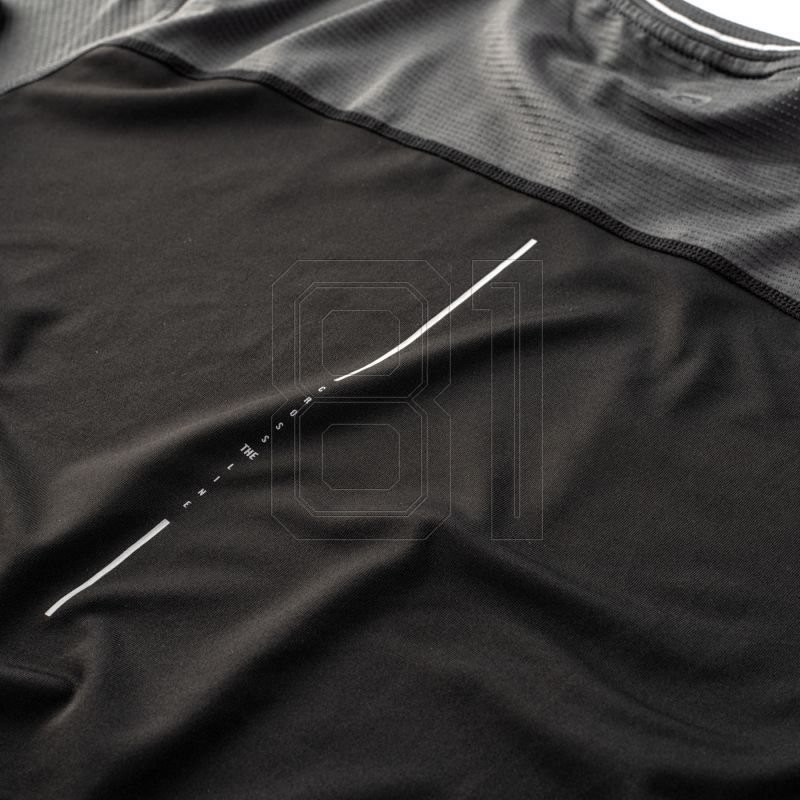 6. Iq Ilange T-shirt M 92800368460