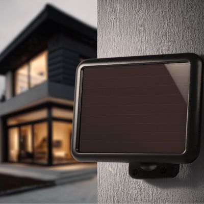 9. MACLEAN SOLAR LED FLOODLIGHT WITH SENSOR IP44 MCE442