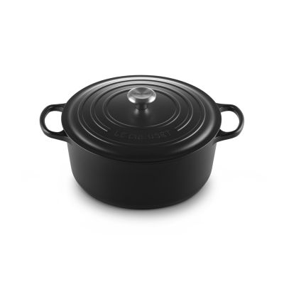 2. Le Creuset Signature Roaster Round 30cm