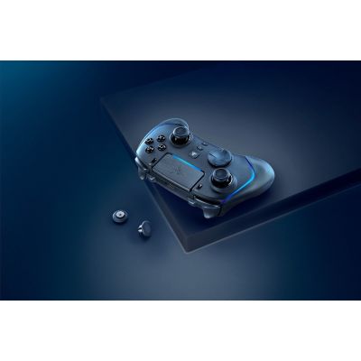 8. Razer Wolverine V2 Pro Black Gamepad Analog/Digital PC, PlayStation 5