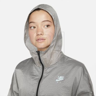 11. Nike Air W DM7793-010 Jacket