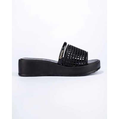 4. Ipanema women's flip-flops Essence black platform fashionable