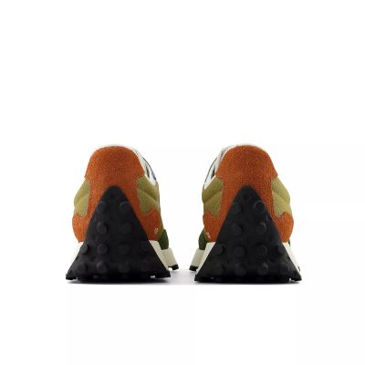 17. New Balance M MS327HC shoes