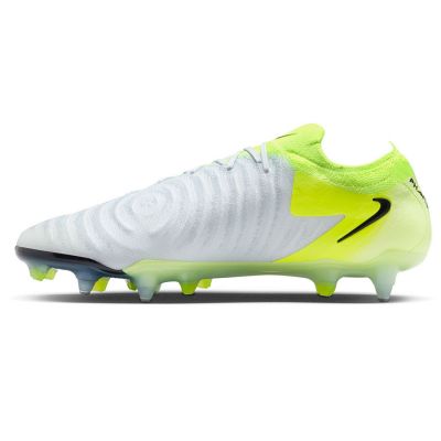 10. Nike Phantom GX II Elite SG M FJ2586-003 football boots