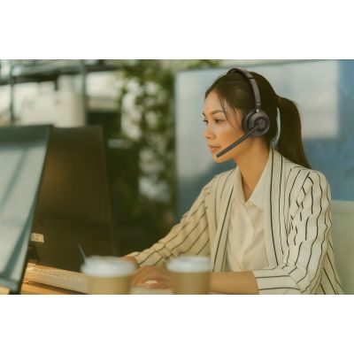4. Creative Labs 51EF1290AA000 Headphones/Headset