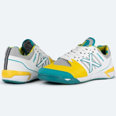 4. Munich Prisma 37 IN M 3116038 football boots