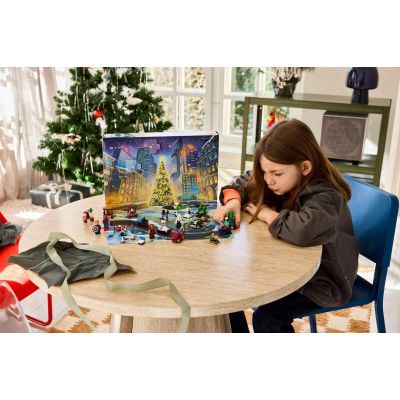 8. LEGO 76340 Super Marvel Heroes - 2026 Advent Calendar V29
