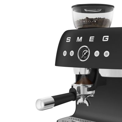 6. Smeg EGF03BLMEU coffee machine Manual espresso machine 2.4 l