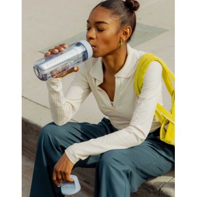3. Lifestraw Go 2.0 Water Filter Bottle 22 oz (650 ml) - Nordic Noir