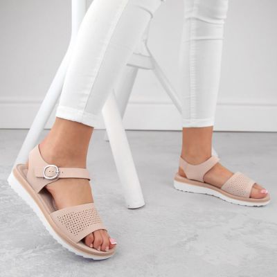 18. Sergio Leone W SK53N heeled and platform pumps beige