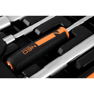 4. NEO tools 10-054 socket/socket set