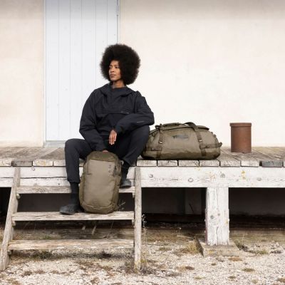 5. Thule Chasm TDSD303 Deep Khaki Sports Bag 70L Polyester