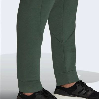8. adidas Recbos M HM7892 sweatpants