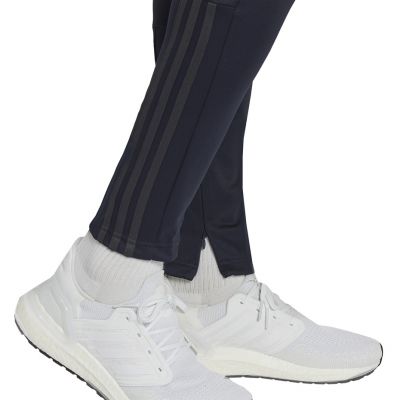 9. Tracksuit adidas Slim Zipped M HK4467