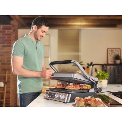 7. BRAUN MultiGrill 7 Contact Grill CG 7044 with grill, frying and waffle plates