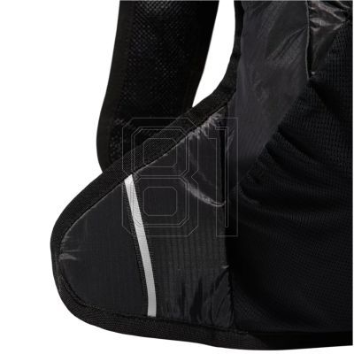 12. Asics Lightweight Running Backpack 2.0 3013A575-001