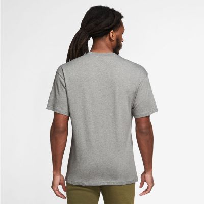 2. Nike Sportswear T-shirt M FD1296-063