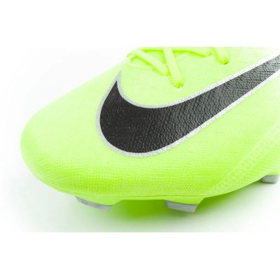 6. Nike Zoom Vapor 16 Academy FG/MG Football Boots FQ8374-700