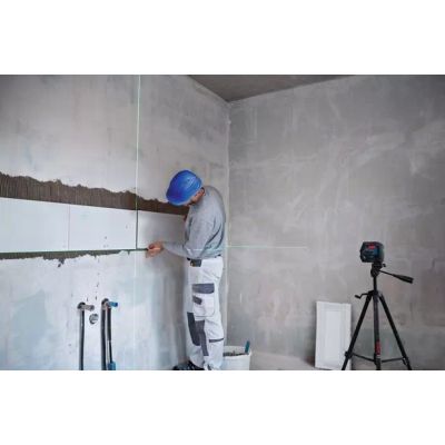 2. BOSCH GCL 2-50 G cross-point laser + tripod
