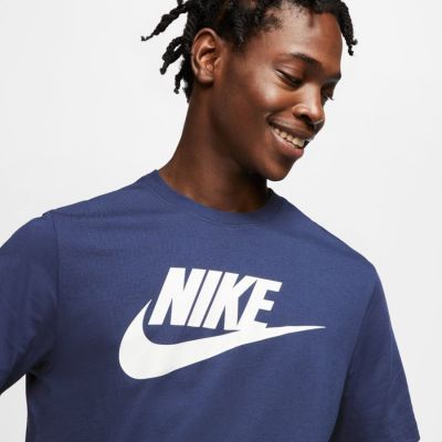 5. Nike Sportswear M AR5004 411 T-shirt