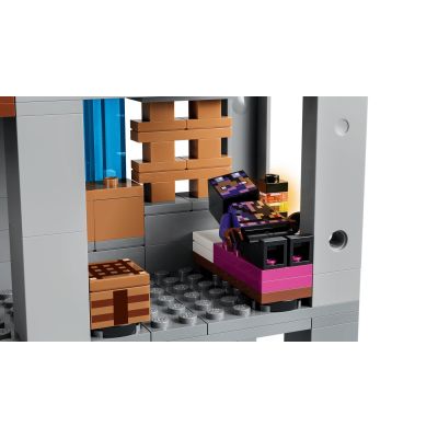9. LEGO Minecraft 21597 - Ghast Station