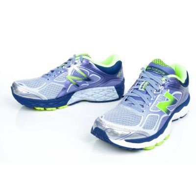 18. New Balance W W860GP6-D Running Shoes