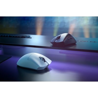4. Razer DeathAdder V3 Pro Gaming Mouse Right Side RF Wireless + USB Type-C Optical 30000 DPI