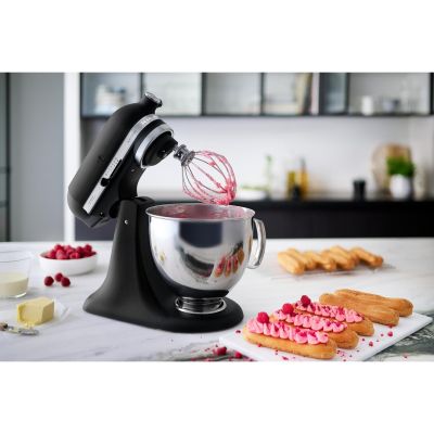 5. KirchenAid Artisan 5KSM175PSEBK 4.8l Kitchen Machine