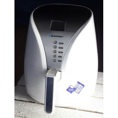 9. Blaupunkt AFD-601 fat-free fryer (4 l; 2.5 kg; 1500W; white)