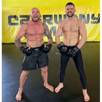 70. MMA Sparring Gloves M - Black Master - Valor Series