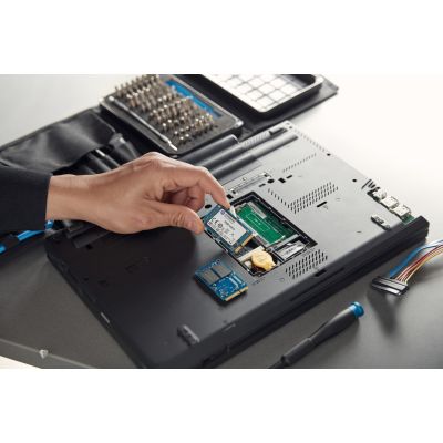 6. KINGSTON SSD SKC600MS/256G KC600 SATA3